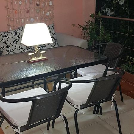 אוטייהא Villa Persik מראה חיצוני תמונה
