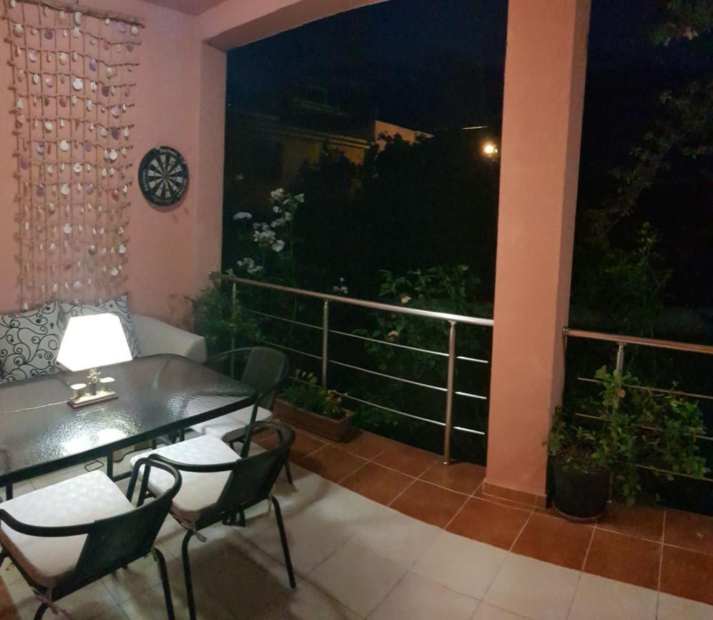 אוטייהא Villa Persik מראה חיצוני תמונה