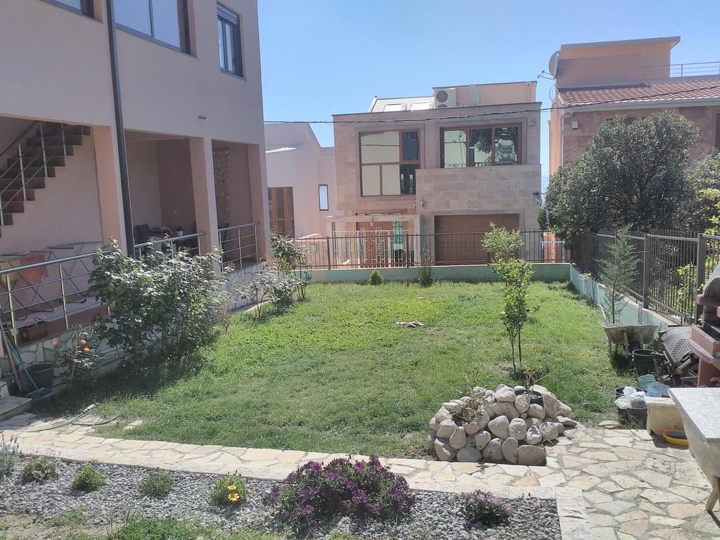 אוטייהא Villa Persik מראה חיצוני תמונה